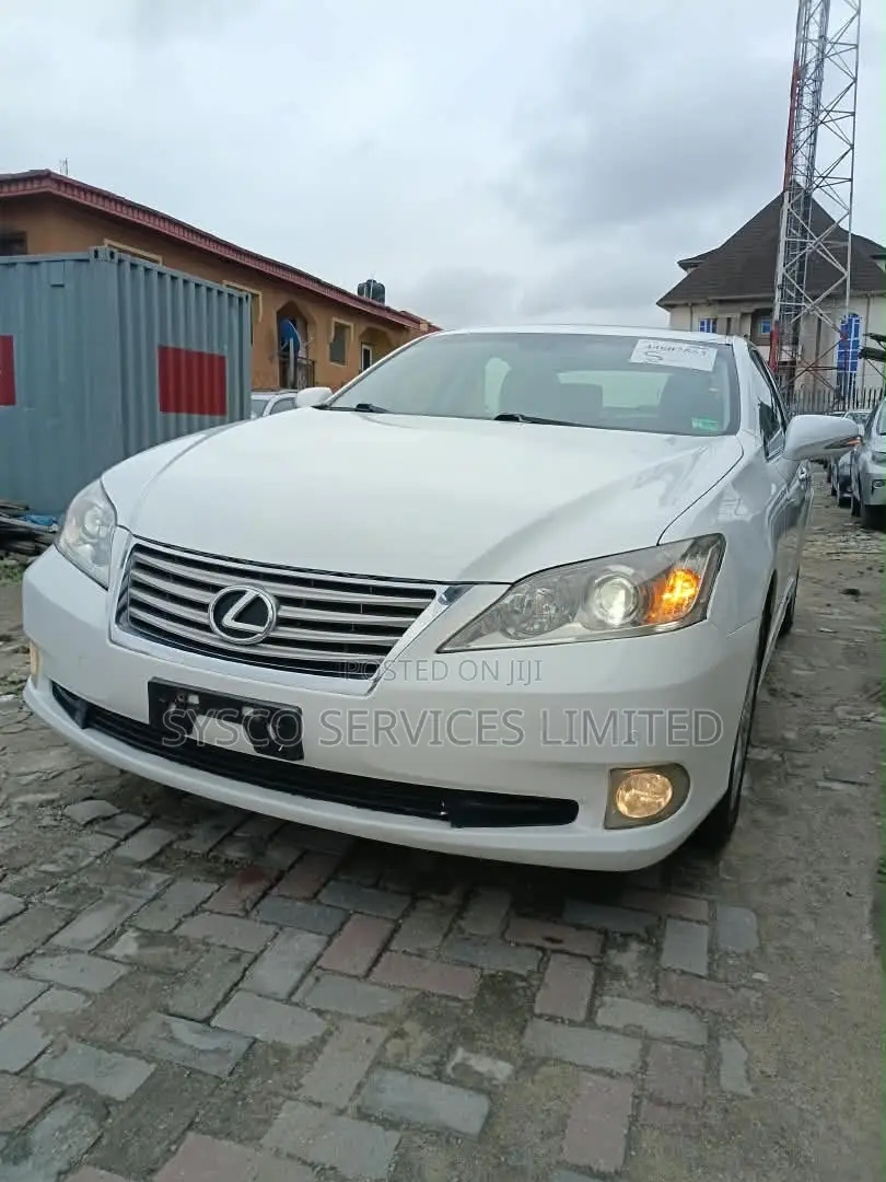 Lexus ES 2012 White