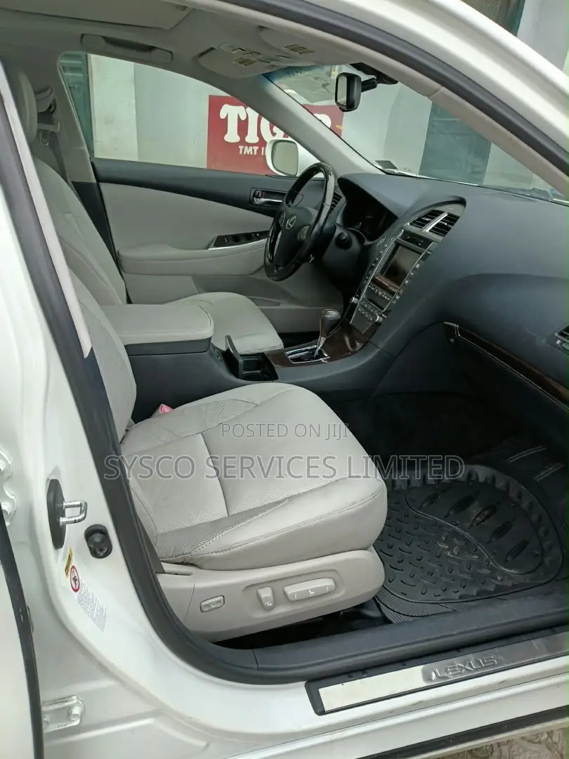 Lexus ES 2012 White