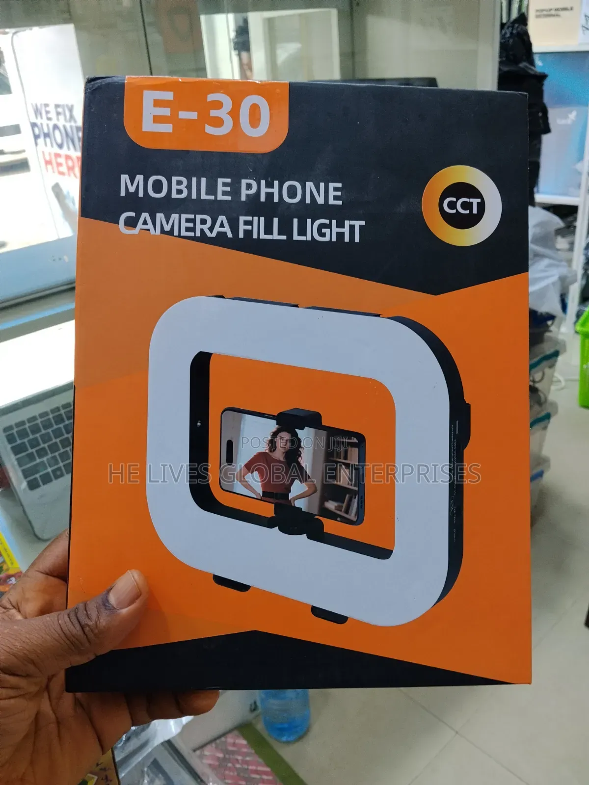 E 30 Rechargeable Ring Light