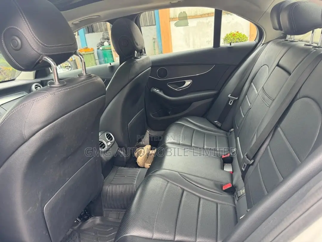 Mercedes-Benz C300 Luxury 4dr AWD 4Matic Sedan (2.0L 4cyl 7A) 2015