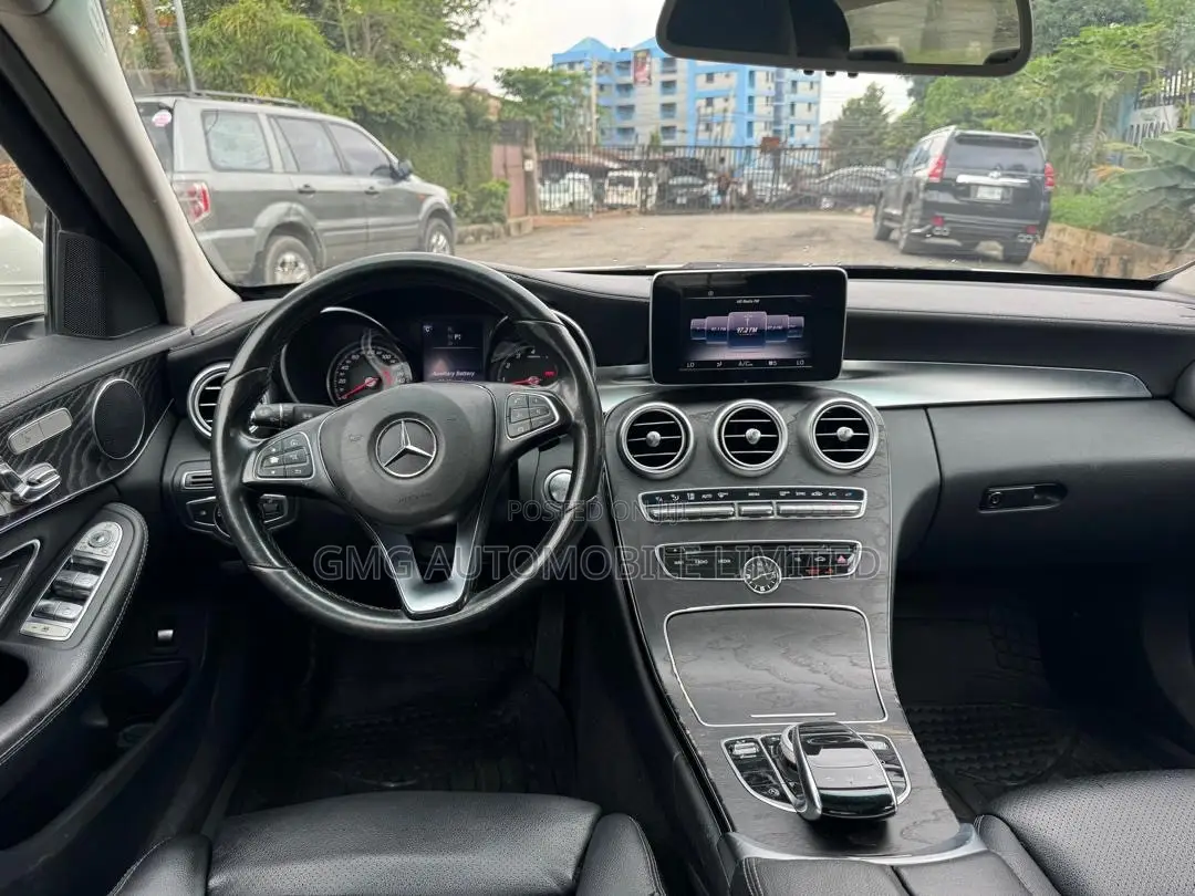 Mercedes-Benz C300 Luxury 4dr AWD 4Matic Sedan (2.0L 4cyl 7A) 2015