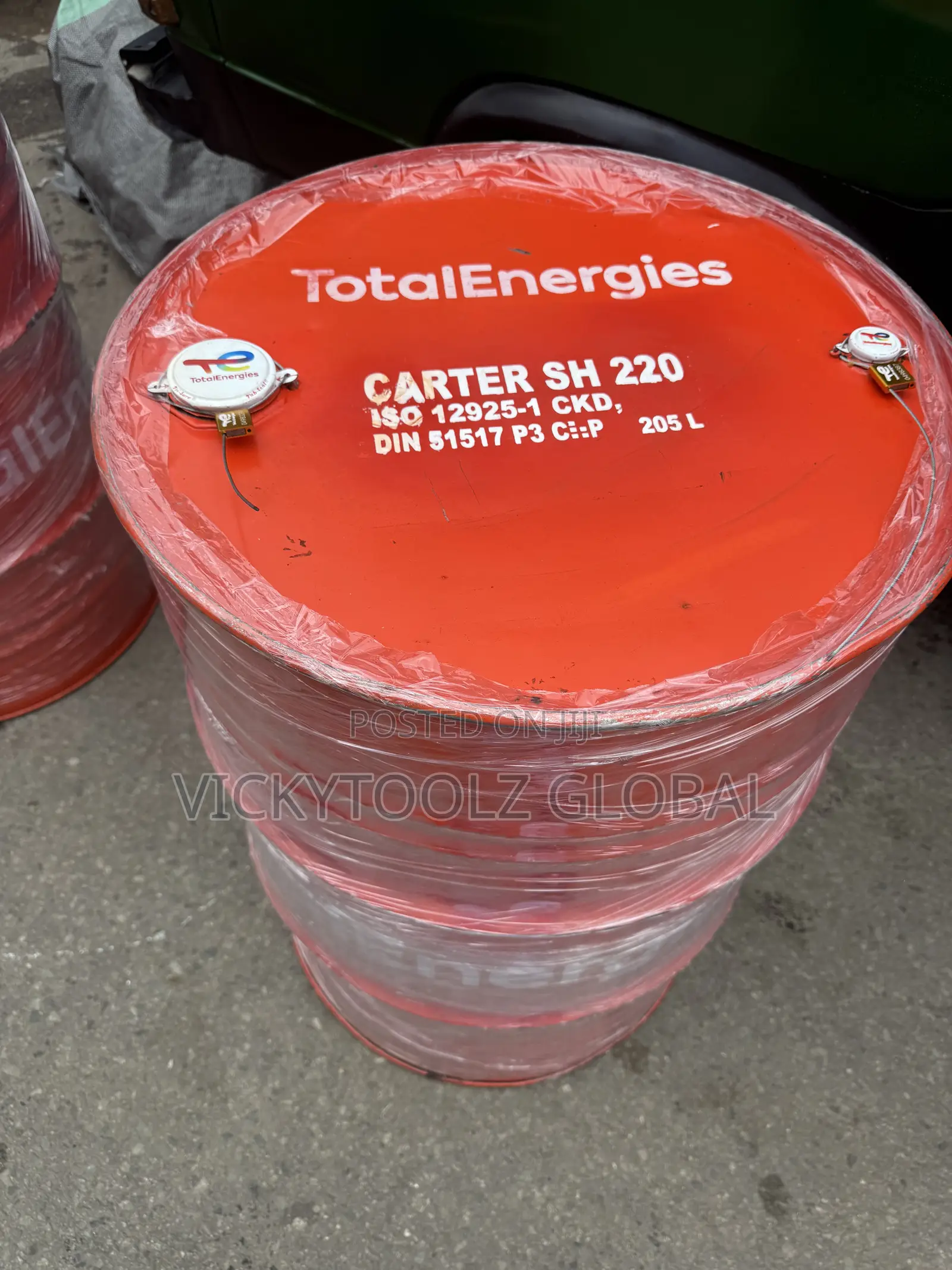 Drum of Totalenergies SH 220 Synthetic Gear Oil
