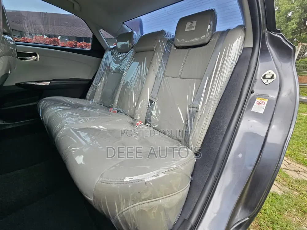 Toyota Avalon XLE Premium Sedan FWD (3.5L 6cyl 6A) 2013 Gray