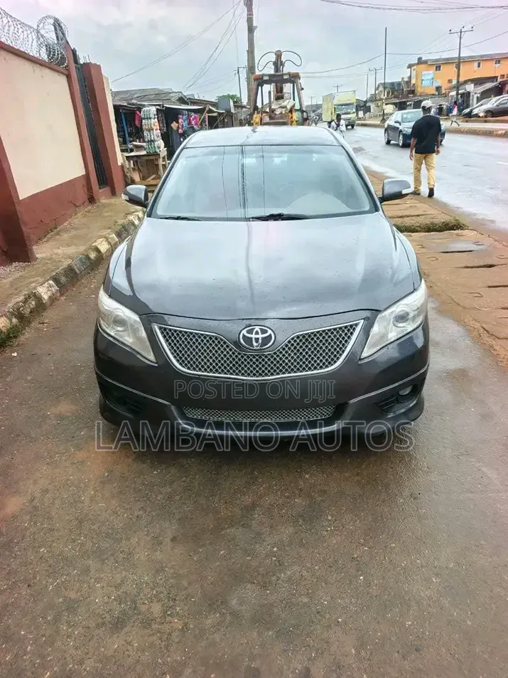 Toyota Camry 2009 Gray