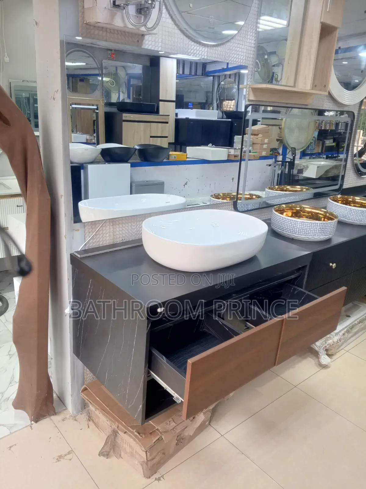 Quality Unique Luxury Carbinet Basin With LED Mirror
