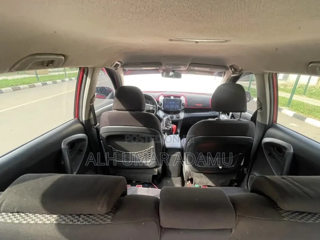 Toyota RAV4 2010 Red