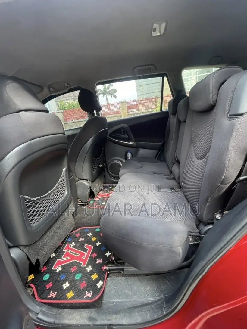 Toyota RAV4 2010 Red