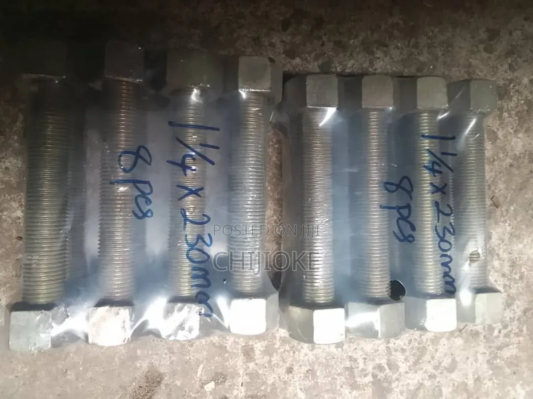 11/8*250 Stud Bolts and Nuts