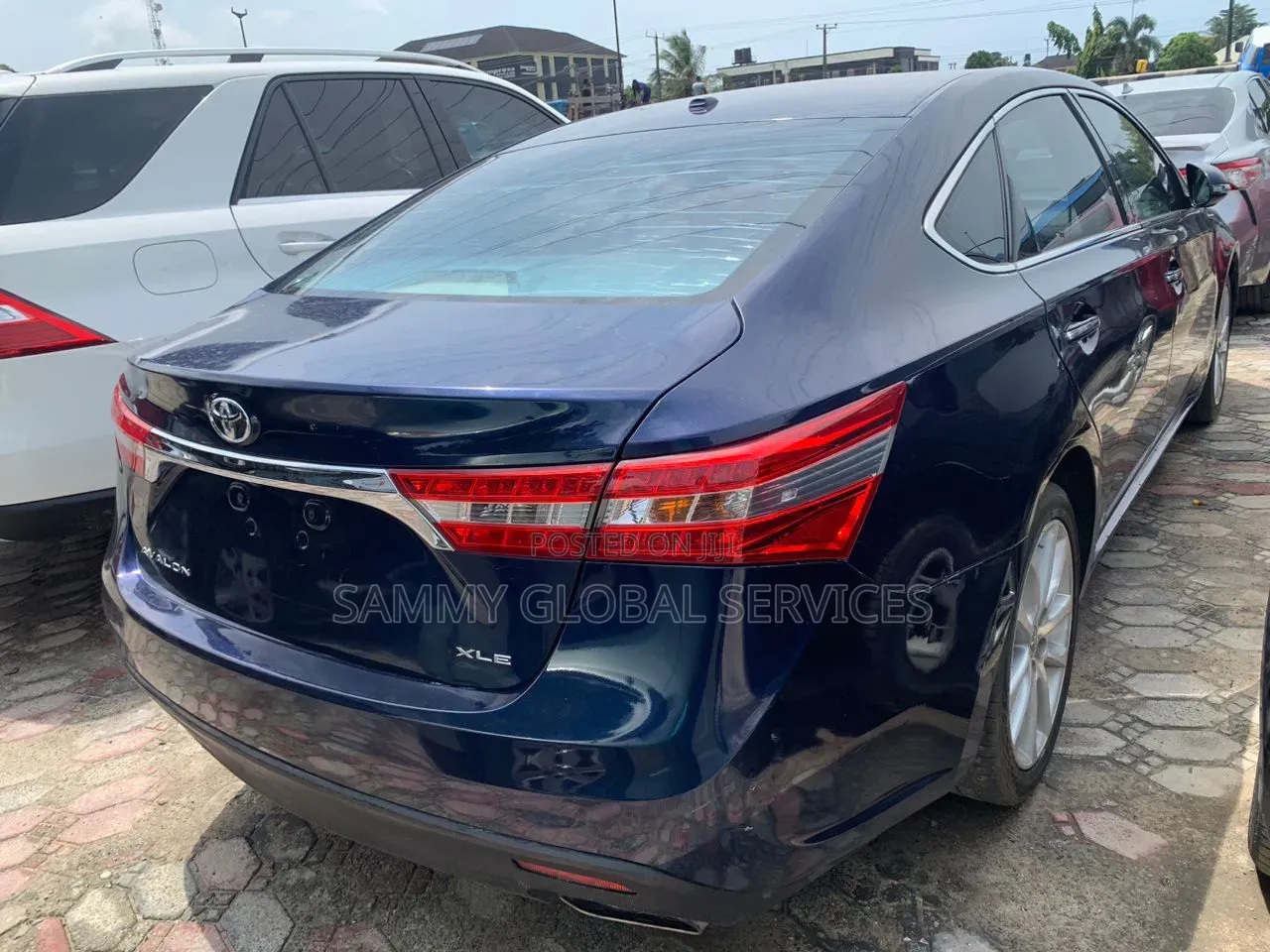 Toyota Avalon XLE Sedar FWD (3.5L 6cyl 6A) 2013 Blue