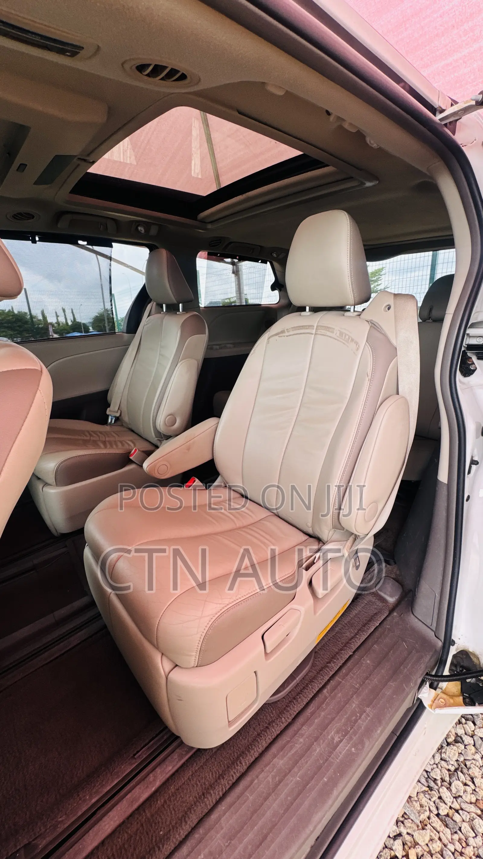Toyota Sienna Limited 7-Passenger 4dr Minivan AWD (3.5L 6cyl 6A) 2014 White