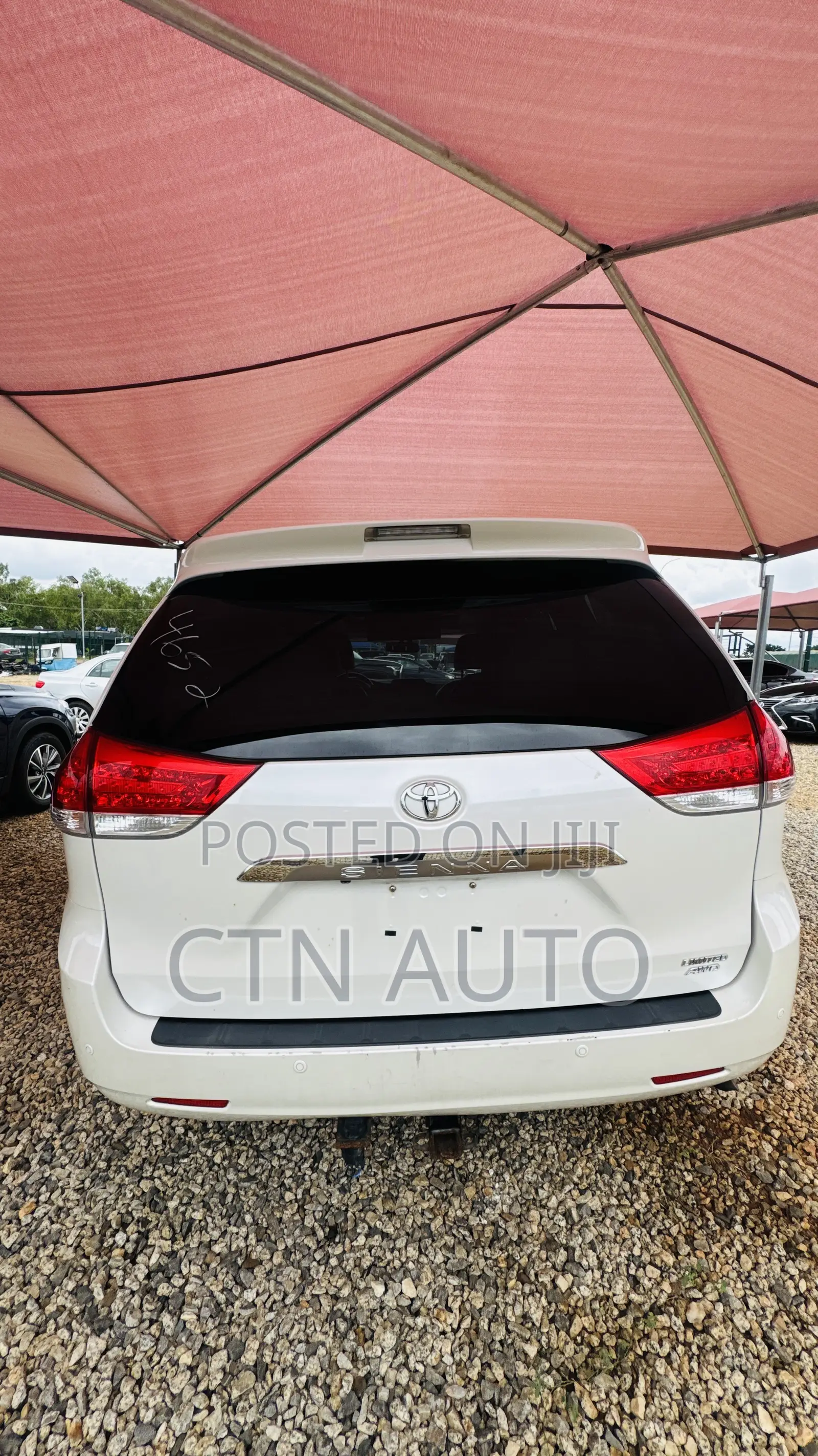 Toyota Sienna Limited 7-Passenger 4dr Minivan AWD (3.5L 6cyl 6A) 2014 White