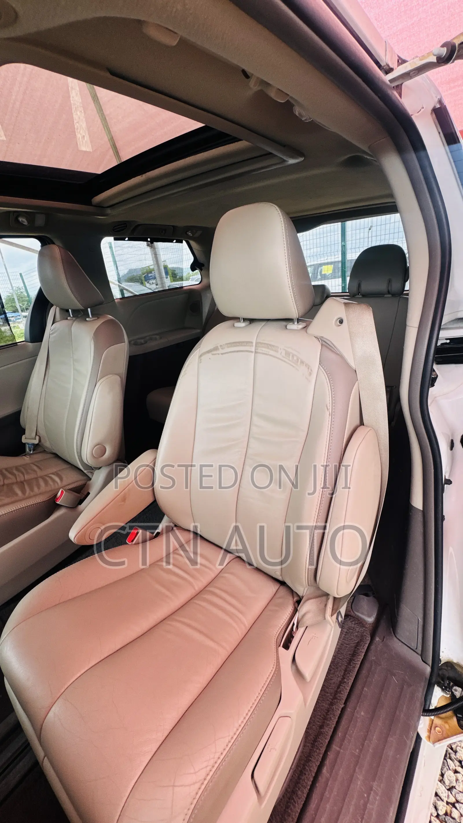 Toyota Sienna Limited 7-Passenger 4dr Minivan AWD (3.5L 6cyl 6A) 2014 White
