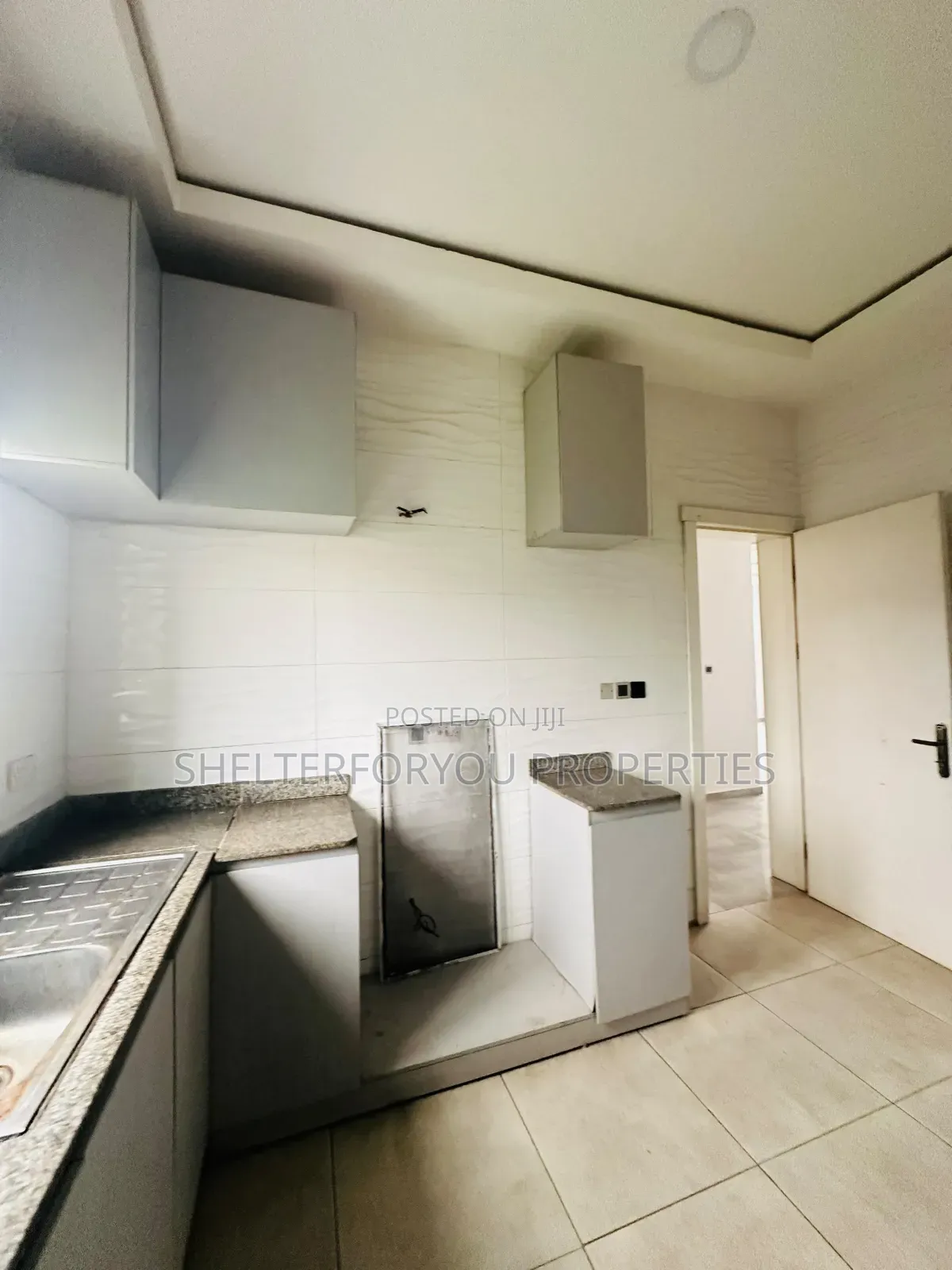 3bdrm Apartment in Lekki Expressway for rent