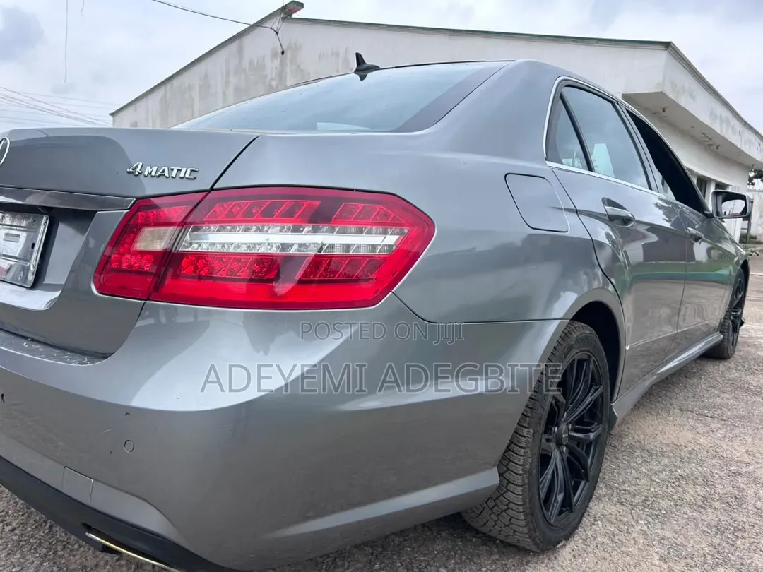 Mercedes-Benz E-Class 2010 Gray