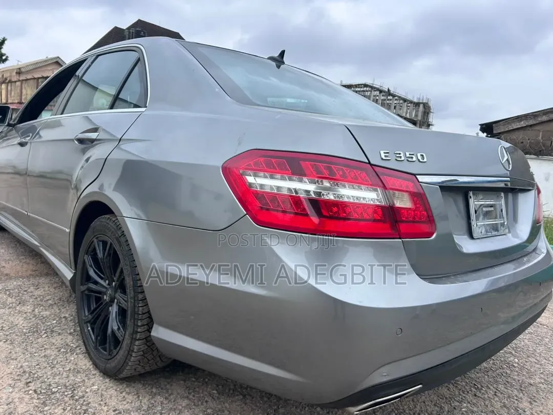 Mercedes-Benz E-Class 2010 Gray