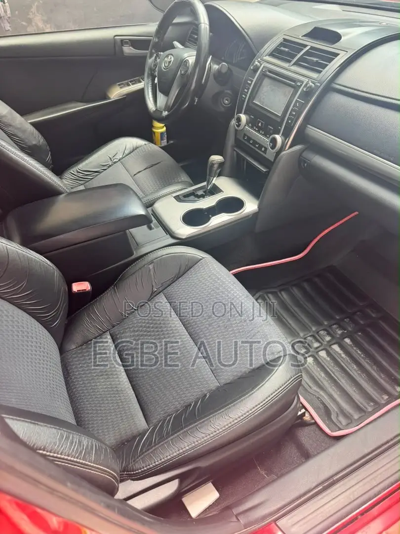 Toyota Camry SE 4dr Sedan (2.5L 4cyl 6A) 2013 Red