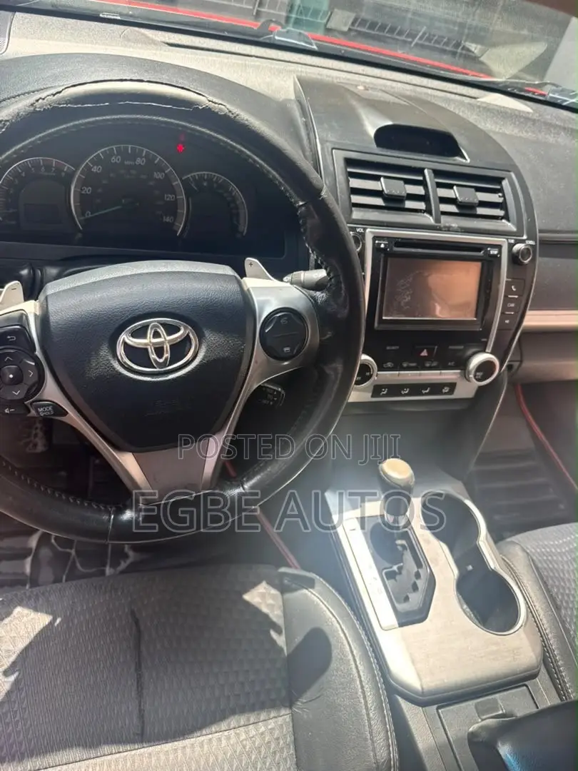 Toyota Camry SE 4dr Sedan (2.5L 4cyl 6A) 2013 Red