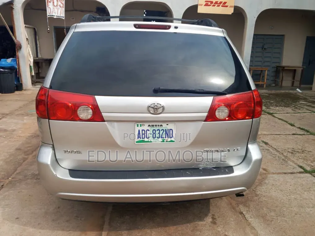 Toyota Sienna 2006