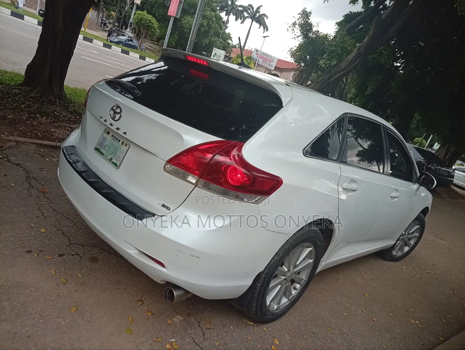 Toyota Venza 2010 White