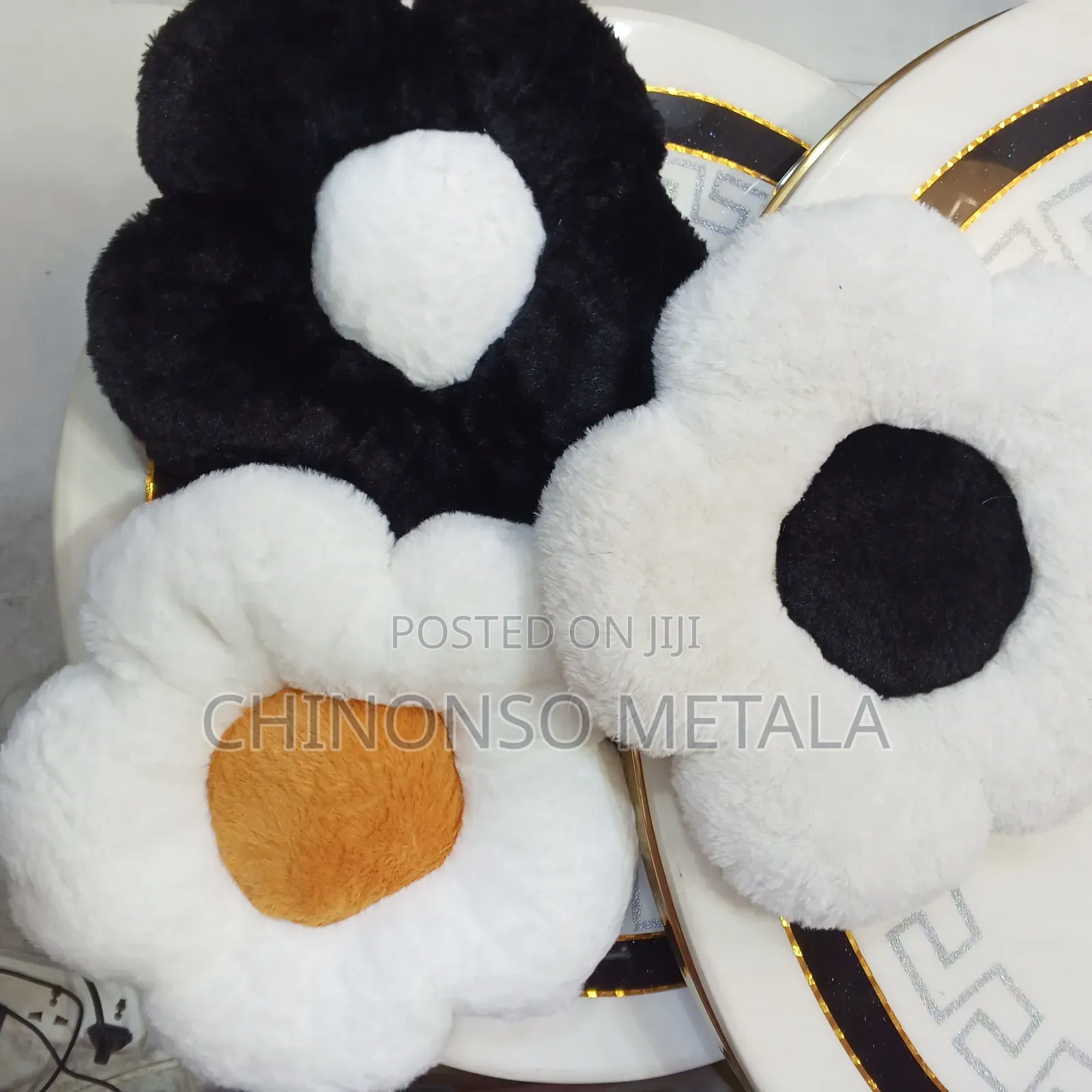 Daisy Cushion Pillows
