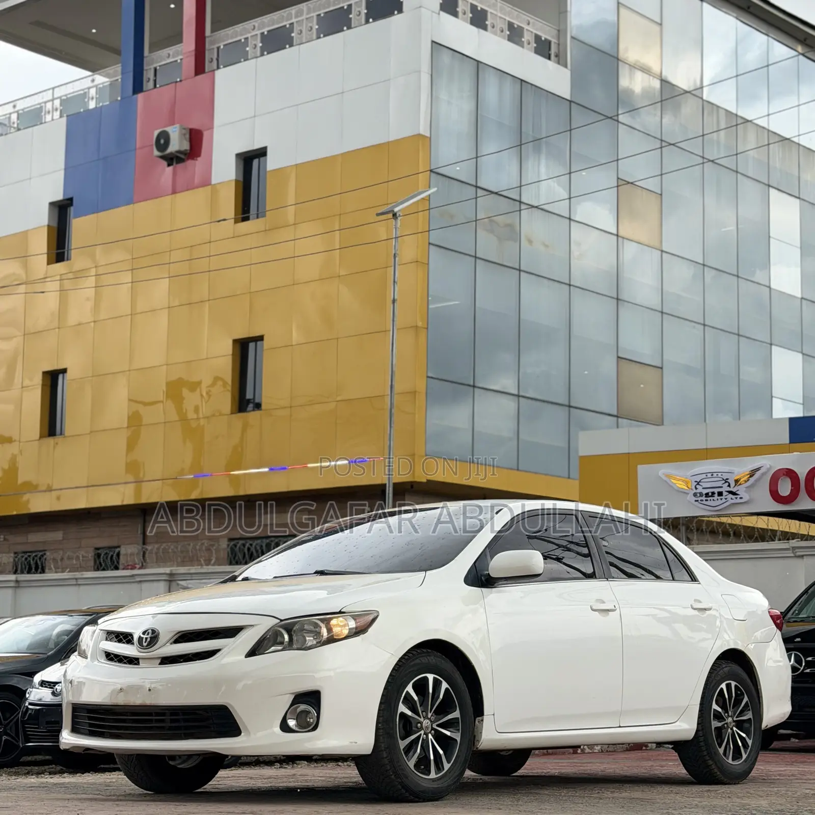 Toyota Corolla LE 4dr Sedan (1.8L 4cyl 4A) 2013 White