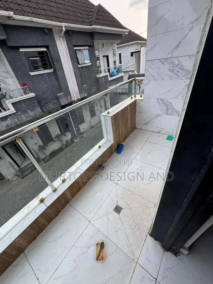 Studio Apartment in Ikota Villa for rent