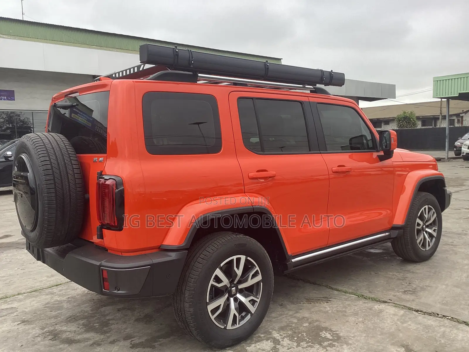 Tank 300 2024 Orange