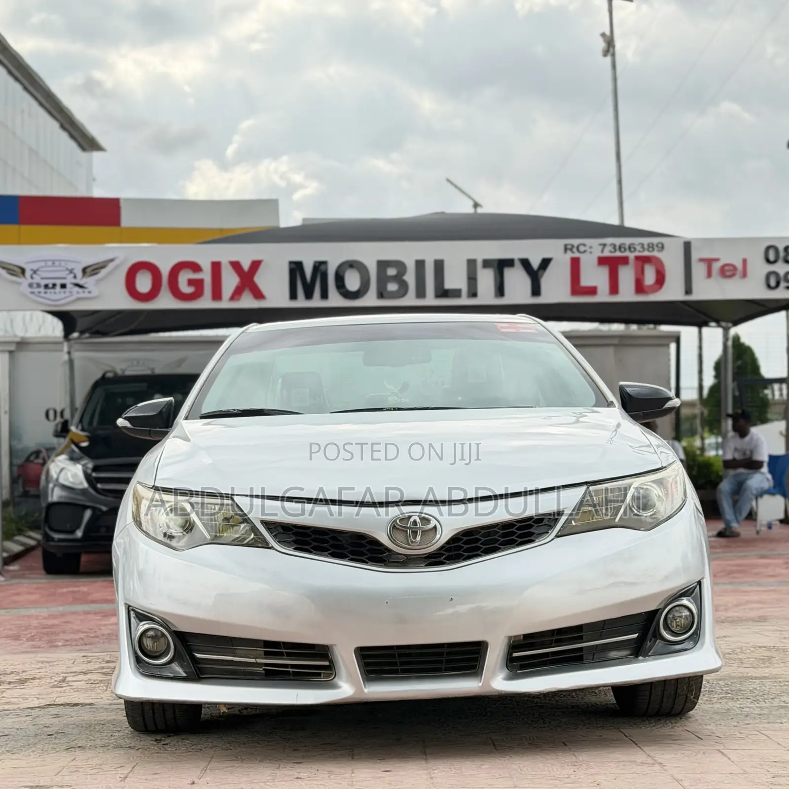 Toyota Camry SE V6 4dr Sedan (3.5L 6cyl 6A) 2013 Silver