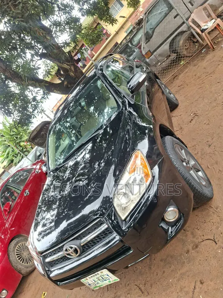 Toyota RAV4 2010 Black
