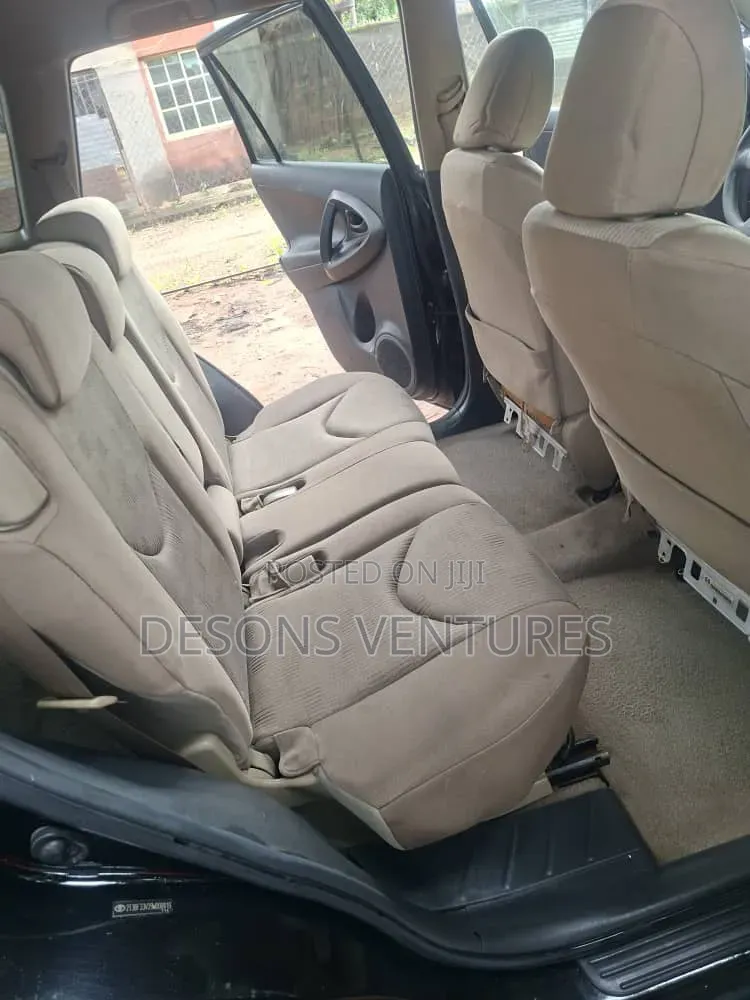 Toyota RAV4 2010 Black