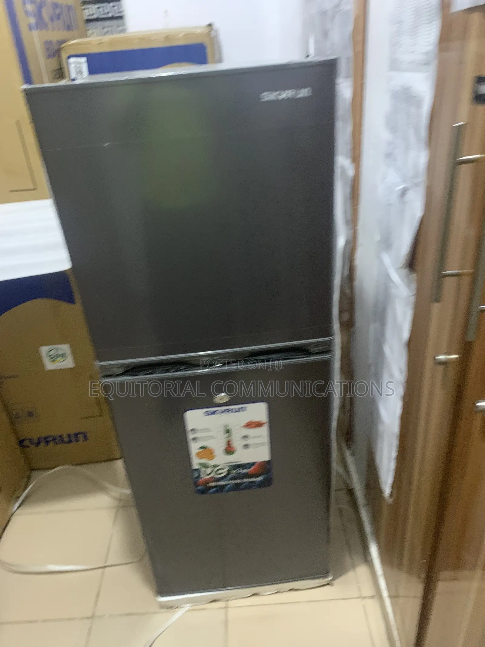 Skyrun 195L Food and Drink Fridge