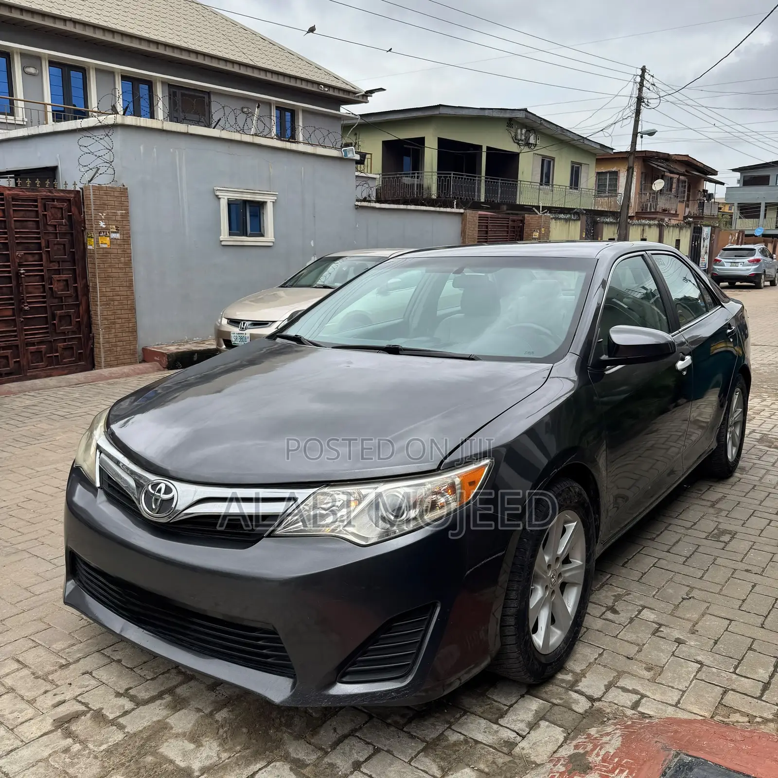Toyota Camry LE 4dr Sedan (2.5L 4cyl 6A) 2013 Gray