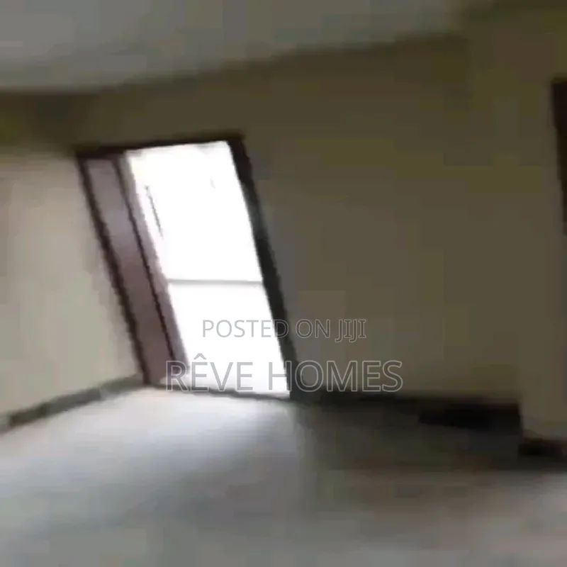 3bdrm Block of Flats in Soluyi for rent