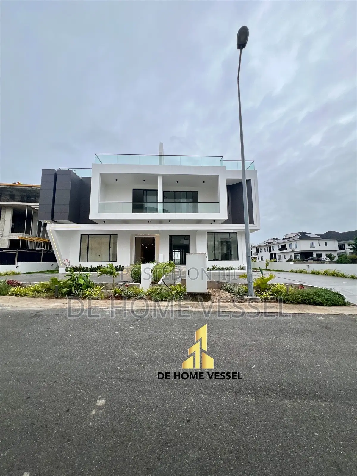 5bdrm Duplex in Ikate for sale