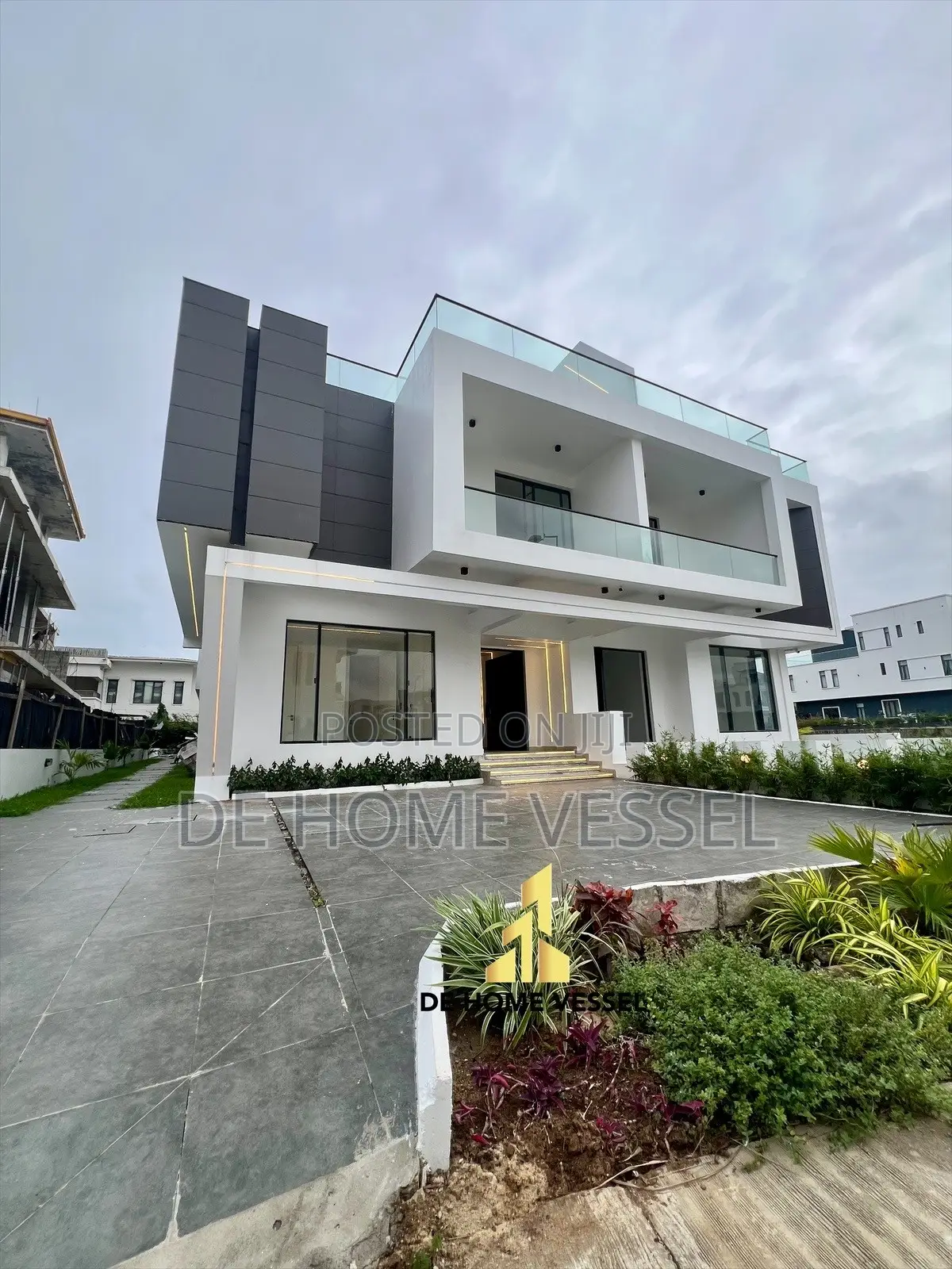 5bdrm Duplex in Ikate for sale
