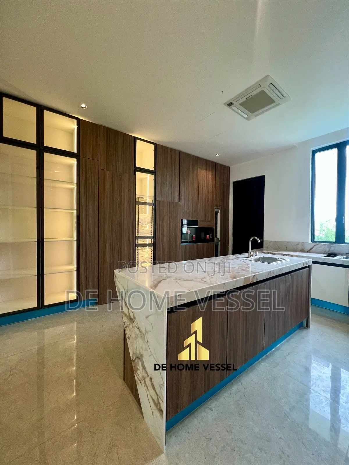5bdrm Duplex in Ikate for sale
