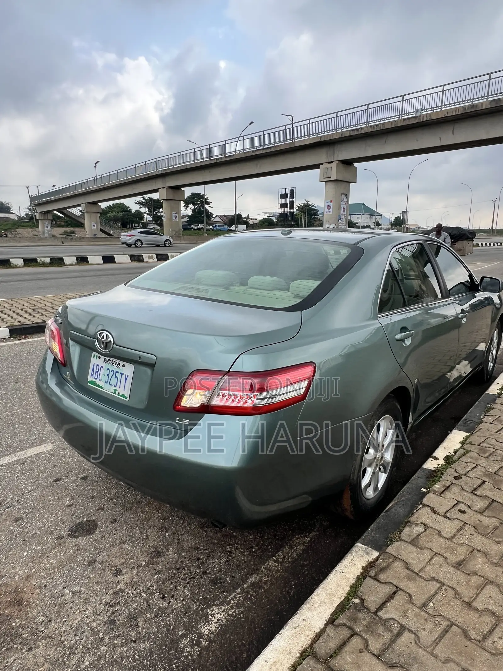 Toyota Camry LE 4dr Sedan (2.5L 4cyl 6AM) 2010 Green