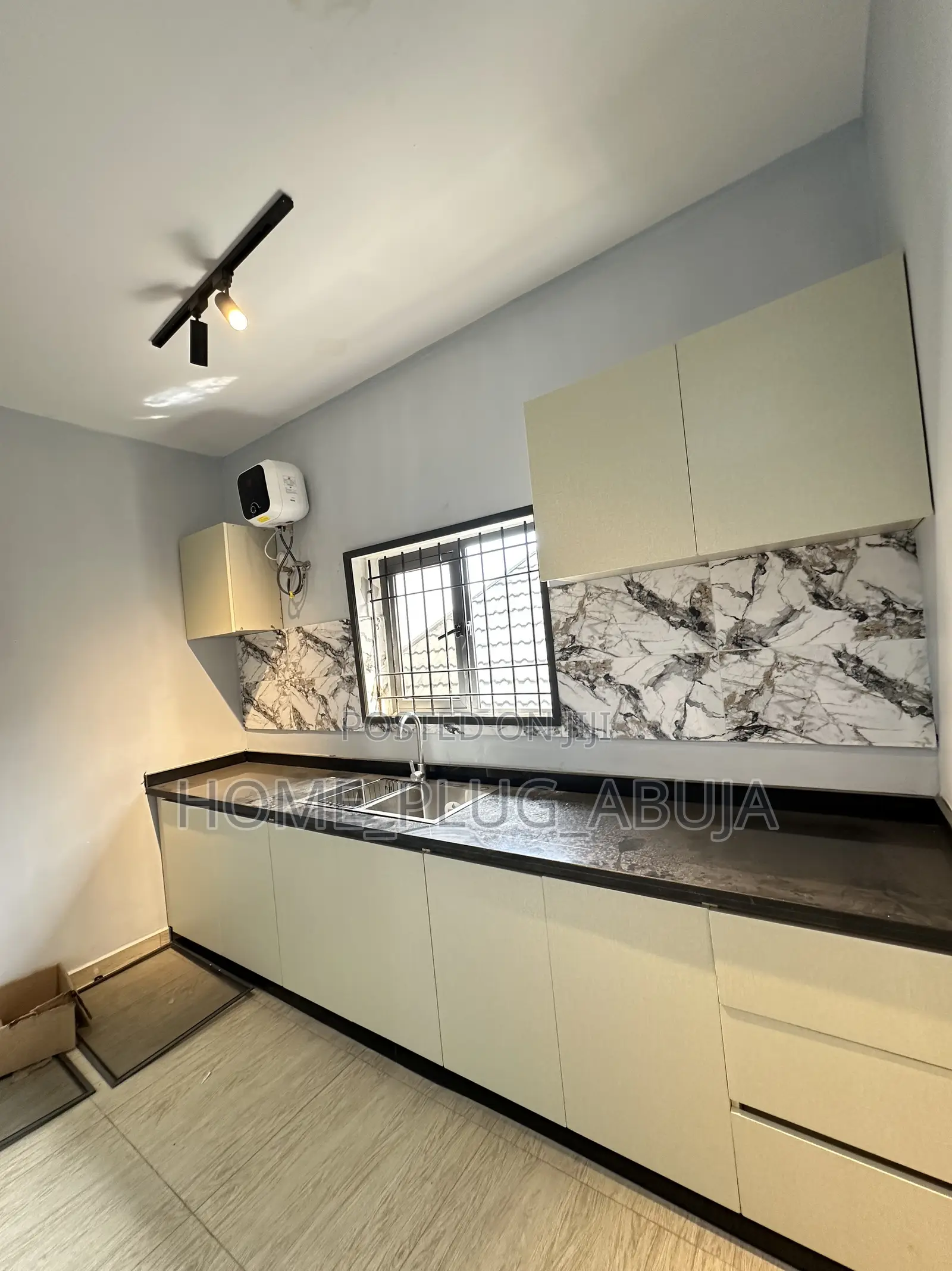 3bdrm Block of Flats in Trans Engineering, Dawaki for rent