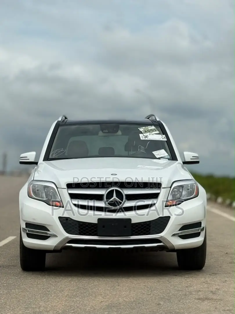 Mercedes-Benz GLK-Class Base GLK 350 4dr AWD 4MATIC (3.5L 6cyl 7A) 2015