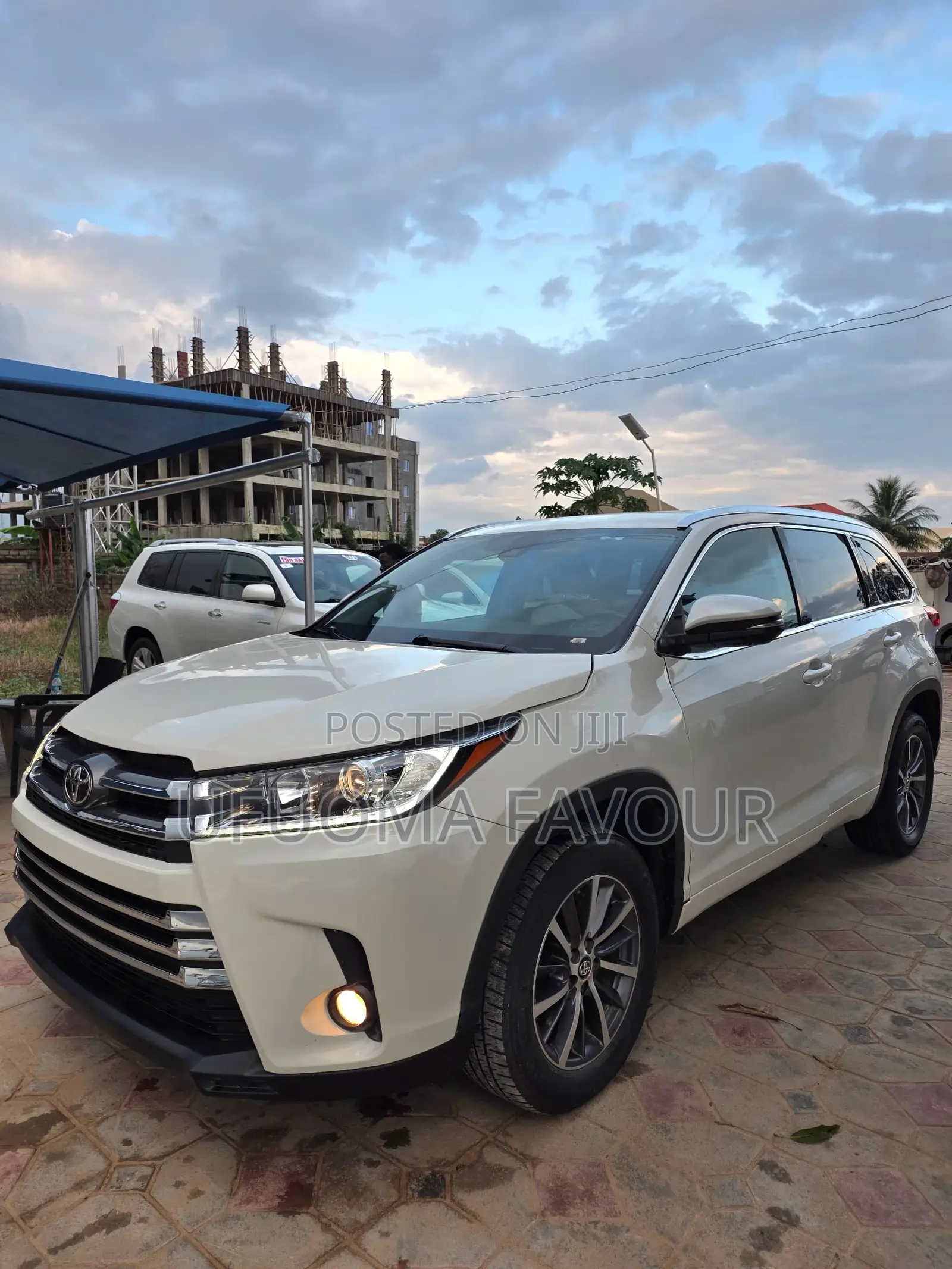 Toyota Highlander XLE 4x2 V6 (3.5L 6cyl 8A) 2018 White