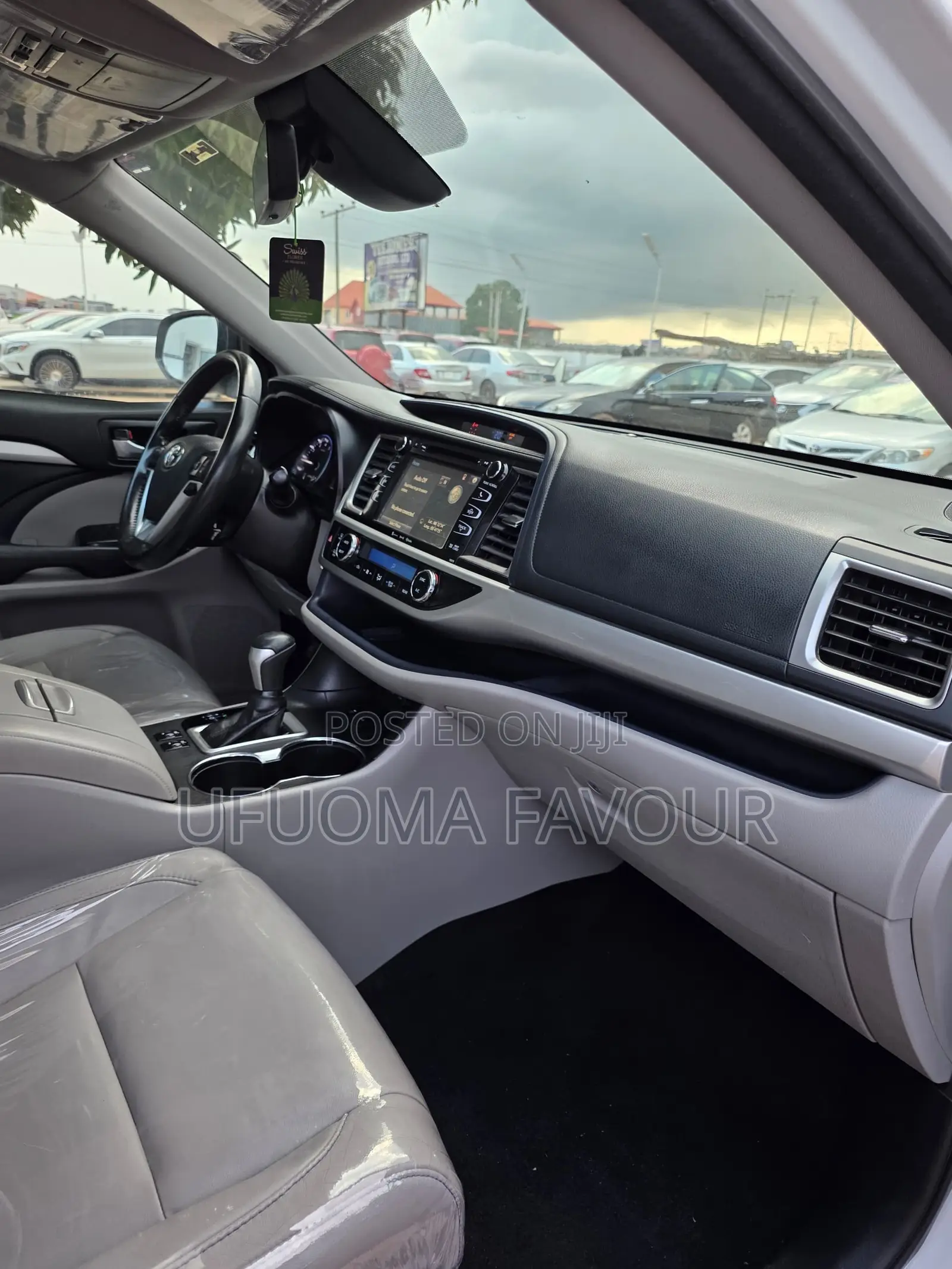 Toyota Highlander XLE 4x2 V6 (3.5L 6cyl 8A) 2018 White