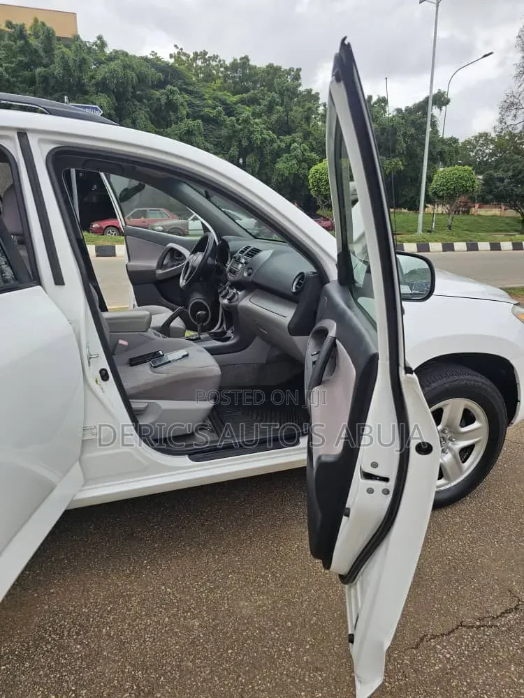 Toyota RAV4 2.4 2008 White