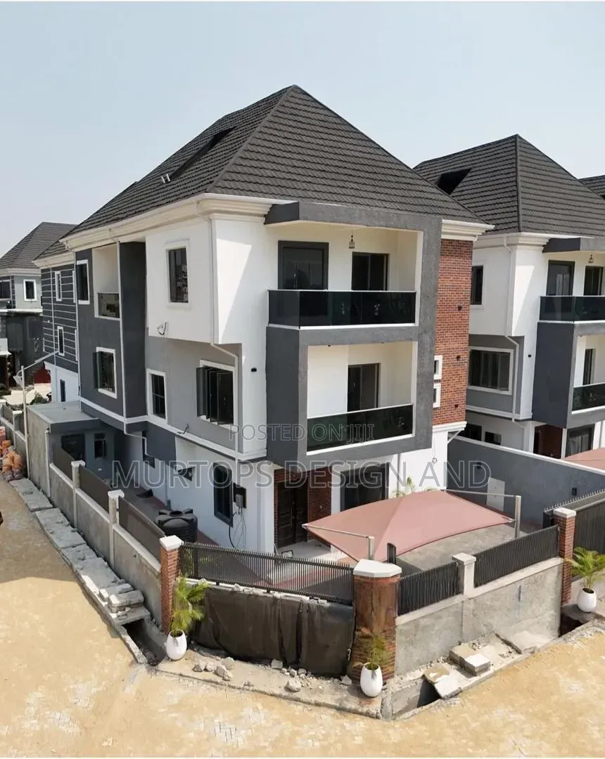 5bdrm Duplex in Lekki Phase 1 for sale
