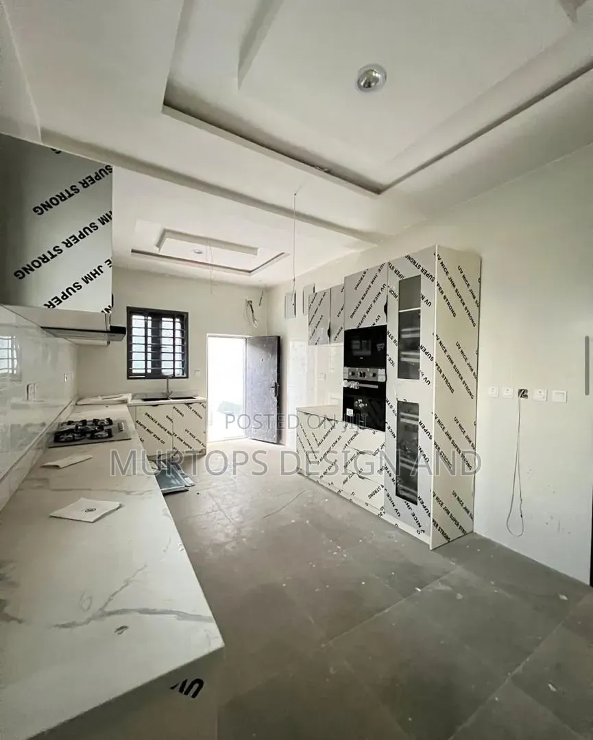 5bdrm Duplex in Lekki Phase 1 for sale