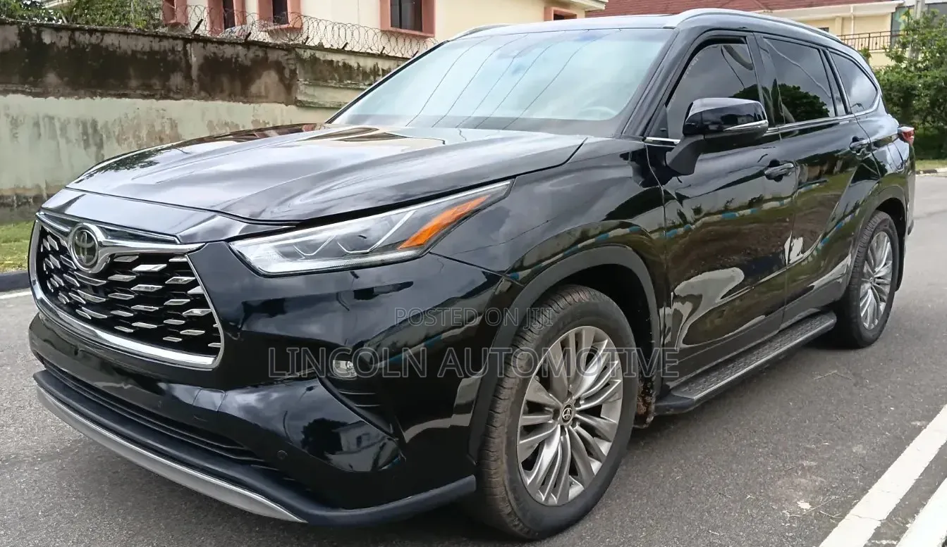 Toyota Highlander Platinum 2022 Matt Black