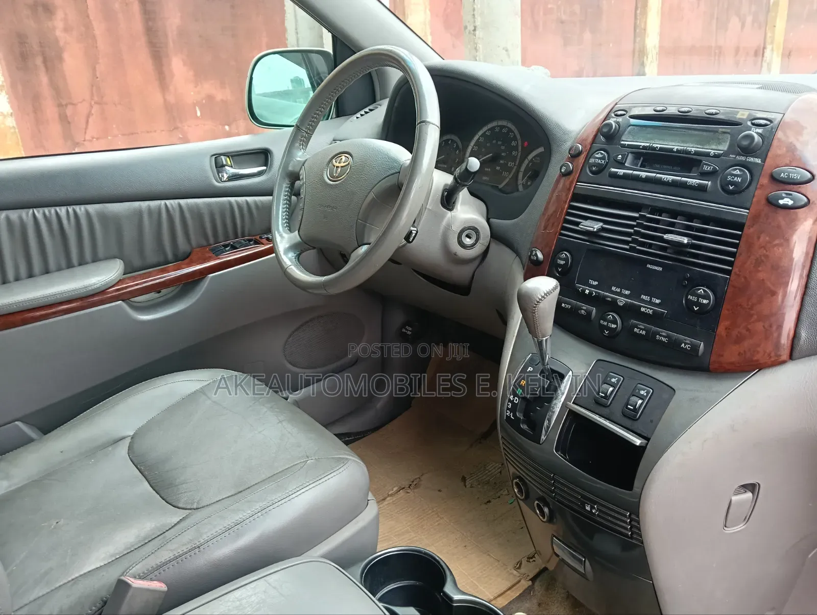 Toyota Sienna XLE 2005 Silver