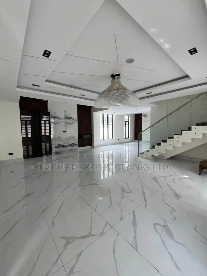 5bdrm Duplex in Main Lekki 1 for sale