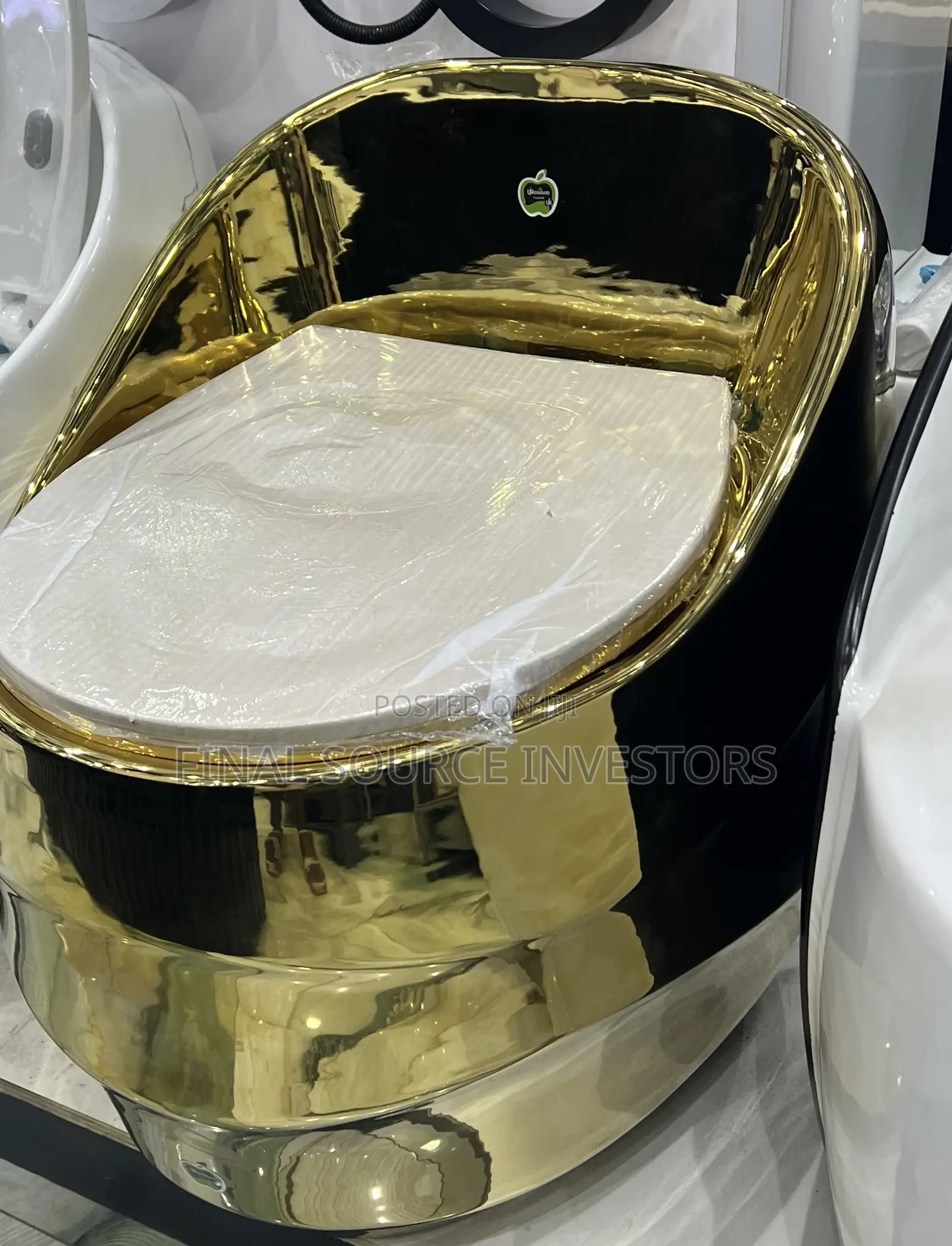 Gold Stylish Water Closet System
