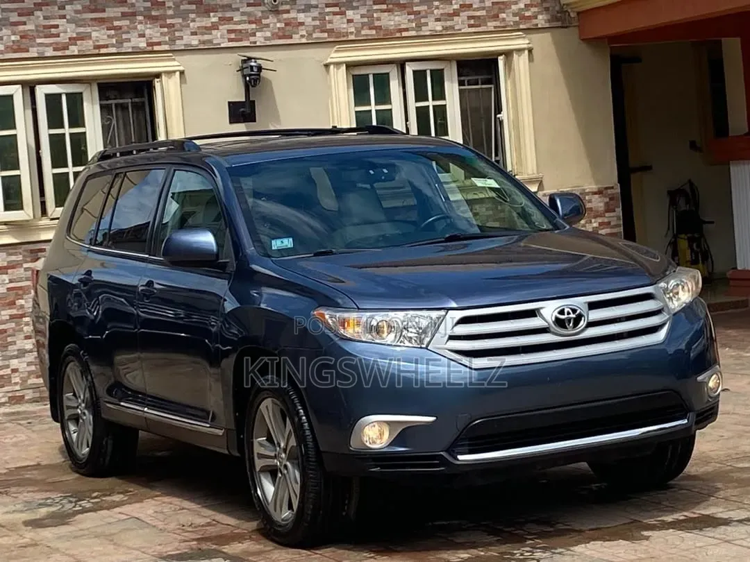 Toyota Highlander SE 3.5L 4WD 2013 Blue