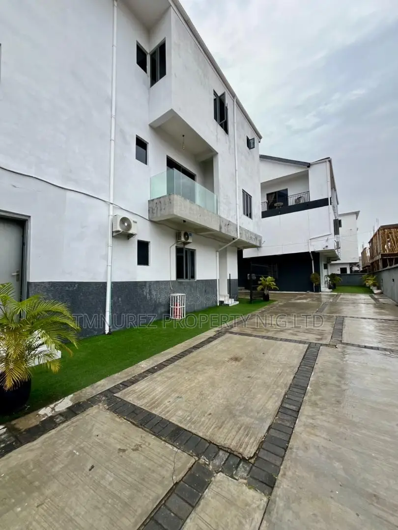 Furnished 3bdrm Apartment in Main Ikate, Lekki for rent